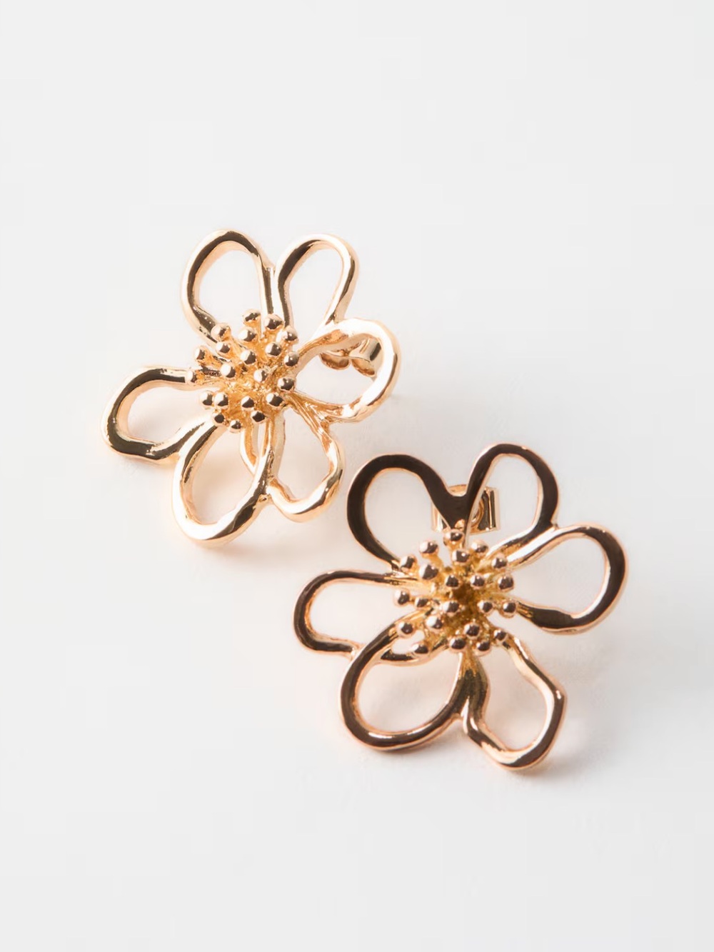 H&M Flower Shaped Earrings Size OS Color  Gold